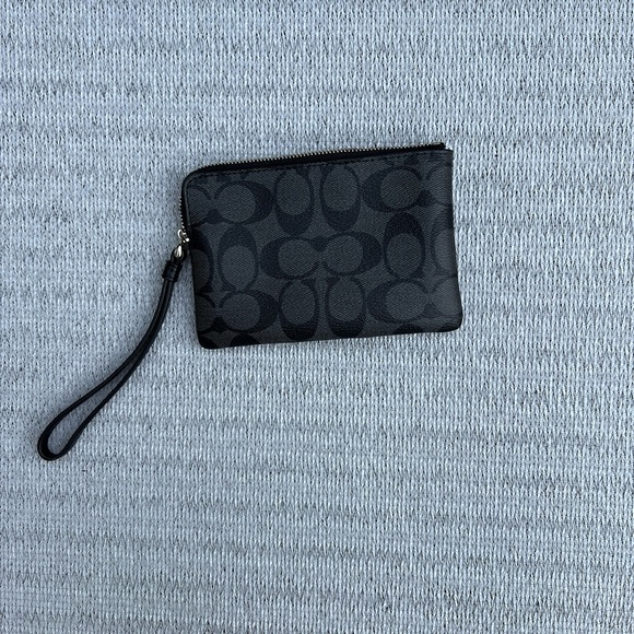 Coach wristlet - Picture 2 of 3